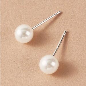 3/$30 🤍 Faux Pearl Earrings